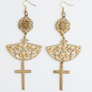 Do not betray our secret : Fandance Earrings : The secret language of fans