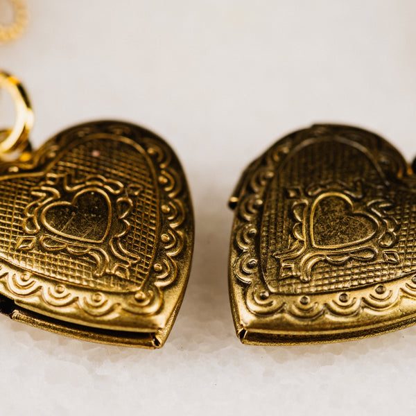 Vintage Tortoiseshell Cameo
Golden Heart Locket
18 Carat Gold Filled Earpost