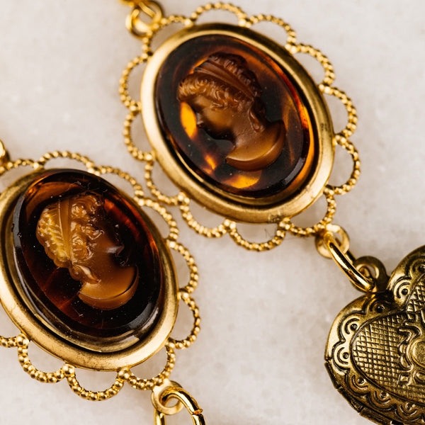 Vintage Tortoiseshell Cameo
Golden Heart Locket
18 Carat Gold Filled Earpost