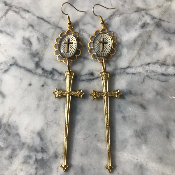 Vintage Cross Intaglio
Golden Medieval Sword
18 Carat Gold Filled Earpost